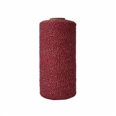 ด้ายผ้าขาวม้าสีแดง